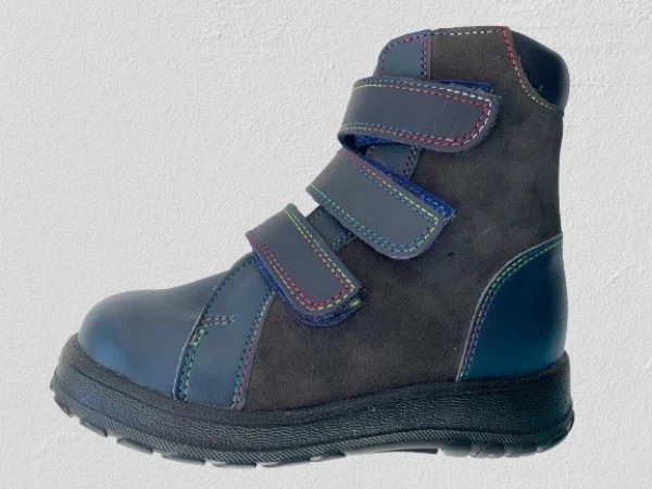Ортопедическая обувь сложная на сохраненную конечность и обувь на протез на утепленной подкладке для детей. Модель 37
