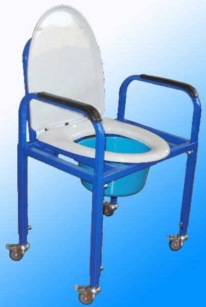 Кресло-стул с санитарным оснащением (с колесами)