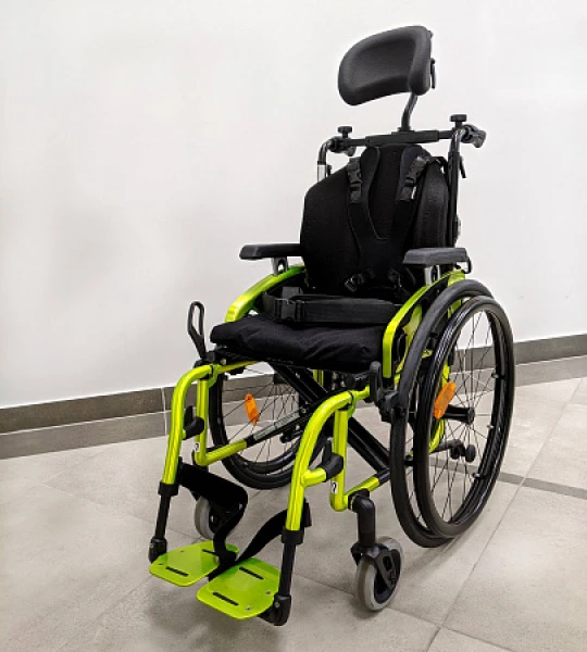 Кресло-коляска с ручным приводом с дополнительной фиксацией (поддержкой) головы и тела, в том числе для больных ДЦП, комнатная ОТТО БОКК Авангард