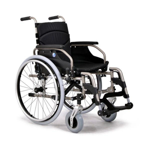 07-01-01 Кресло-коляска с ручным приводом комнатная V300