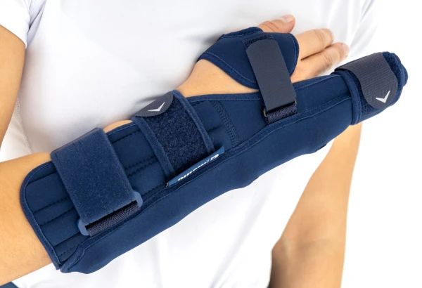 6.	Ортез верхней конечности REH4MAT, вариант исполнения: Ортез на пальцы:AM-D-05 (размеры для правой и левой руки: M, L)