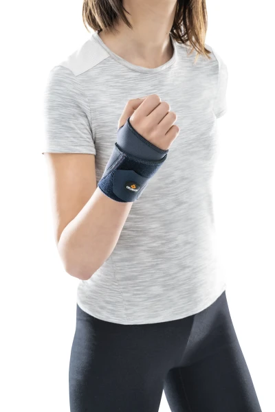 Бандаж на лучезапястный сустав из неопрена согревающий спортивный при растяжениях и травмах запястья ORLIMAN Испания 4603