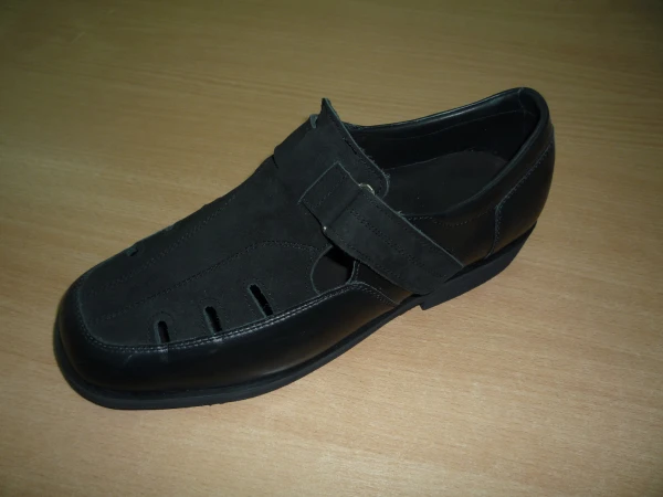 Ортопедическая обувь сложная на аппарат без утепленной подкладки (взрослая)